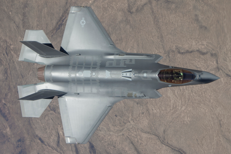 Illustration for article titled The Right Fighter For Canada Is The Super Hornet, Not The F-35